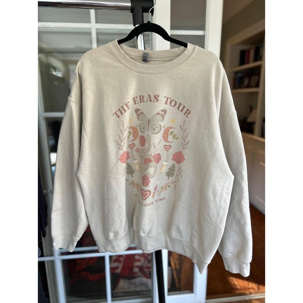 Taylor Swift The Eras Tour A Marvelous Time Gildan Sweatshirt XL Beige Tan